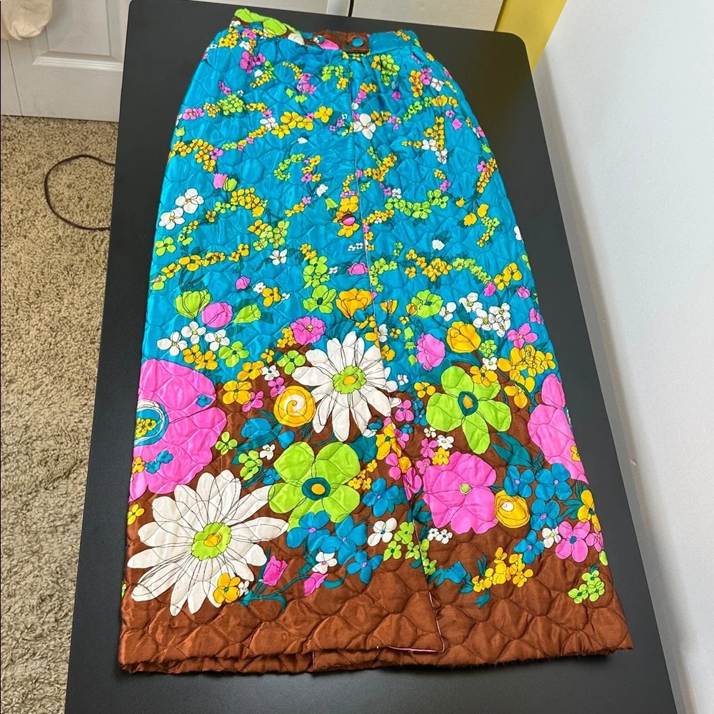 Vintage 70’s Quilted Floral Button Up Maxi Skirt XS/S Vibrant Retro Smooth Silky